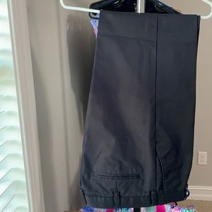 Men’s IZOD 32x32 Straight Fit Pants - Black